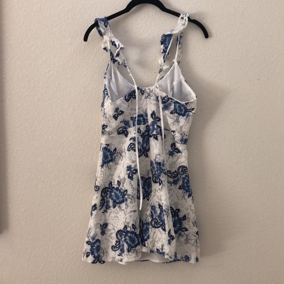 Forever 21 Blue and White Floral Lace Dress Size M - Picture 5 of 7